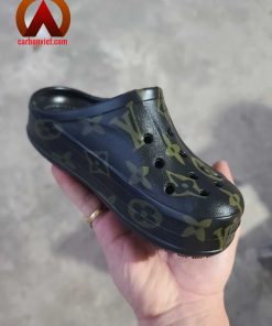 in chuyển nước, sơn nhúng giày dép Crocs